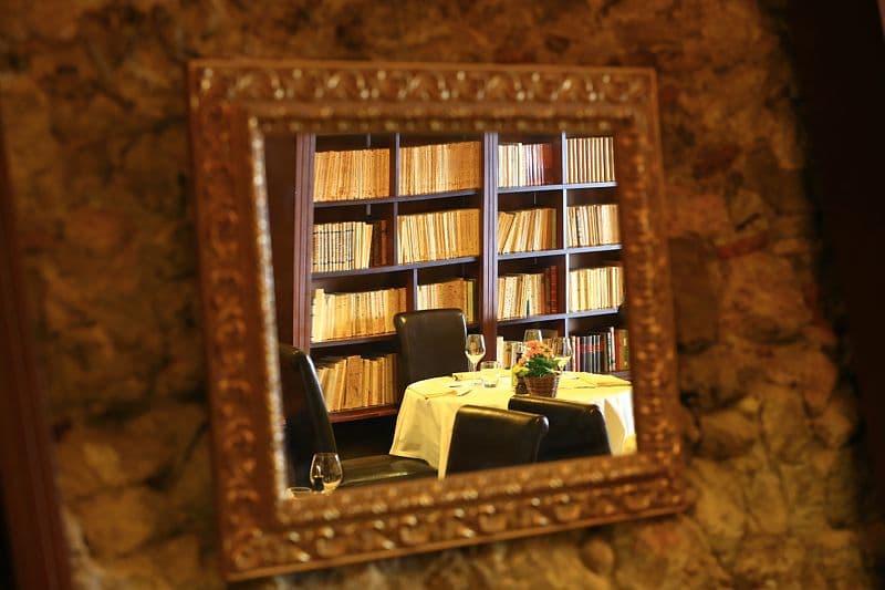 restaurant les arcenaulx, salle intérieure