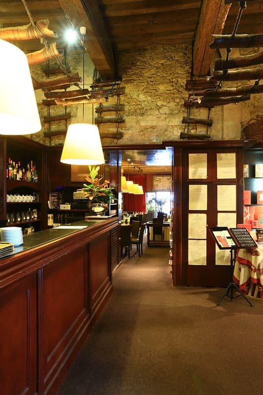 restaurant les arcenaulx, le bar